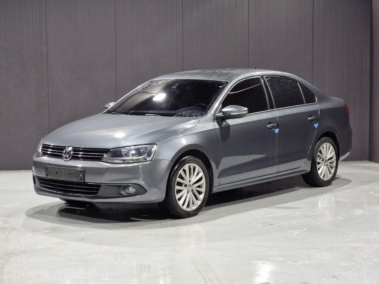 VOLKSWAGEN JETTA 1.6 DIESEL (2015)